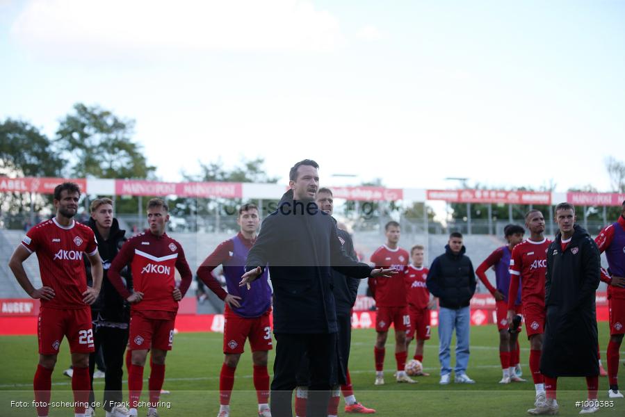 SPO, viertklassig, vierthöchste Spielklasse, Voetbal, Teamsport, Sport, Soccer, Saison 2024 2025, Profifußball, Männer, Mannschaftssport, Würzburg, Le Football, Herren, Germany, GER, Fußball, Futbol, Fussball, Fotball, Viertklassigkeit, Vierte Liga, Deutschland, DFB, DEU, AKON ARENA, Calcio, Regionalliga, Regionalliga Bayern, 2024/25, 11. Spieltag - Bild-ID: 1000383