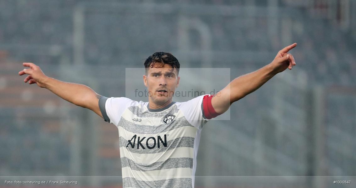 SPO, viertklassig, vierthöchste Spielklasse, Voetbal, Teamsport, Sport, Soccer, Saison 2024 2025, Profifußball, Männer, Mannschaftssport, Würzburg, Le Football, Herren, Germany, GER, Fußball, Futbol, Fussball, Fotball, Viertklassigkeit, Vierte Liga, Deutschland, DFB, DEU, AKON ARENA, Calcio, Regionalliga, Regionalliga Bayern, 2024/25, 2. Spieltag - Bild-ID: 1000547 SPO, viertklassig, vierthöchste Spielklasse, Voetbal, Teamsport, Sport, Soccer, Saison 2024 2025, Profifußball, Männer, Mannschaftssport, Würzburg, Le Football, Herren, Germany, GER, Fußball, Futbol, Fussball, Fotball, Viertklassigkeit, Vierte Liga, Deutschland, DFB, DEU, AKON ARENA, Calcio, Regionalliga, Regionalliga Bayern, 2024/25, 2. Spieltag - Bild-ID: 1000547