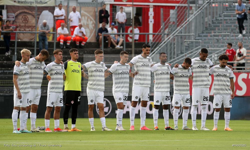 SPO, viertklassig, vierthöchste Spielklasse, Voetbal, Teamsport, Sport, Soccer, Saison 2024 2025, Profifußball, Männer, Mannschaftssport, Würzburg, Le Football, Herren, Germany, GER, Fußball, Futbol, Fussball, Fotball, Viertklassigkeit, Vierte Liga, Deutschland, DFB, DEU, AKON ARENA, Calcio, Regionalliga, Regionalliga Bayern, 2024/25, 2. Spieltag - Bild-ID: 1000585 SPO, viertklassig, vierthöchste Spielklasse, Voetbal, Teamsport, Sport, Soccer, Saison 2024 2025, Profifußball, Männer, Mannschaftssport, Würzburg, Le Football, Herren, Germany, GER, Fußball, Futbol, Fussball, Fotball, Viertklassigkeit, Vierte Liga, Deutschland, DFB, DEU, AKON ARENA, Calcio, Regionalliga, Regionalliga Bayern, 2024/25, 2. Spieltag - Bild-ID: 1000585
