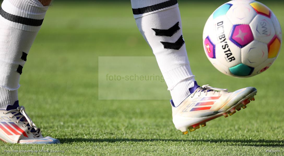 SPO, viertklassig, vierthöchste Spielklasse, Voetbal, Teamsport, Sport, Soccer, Saison 2024 2025, Profifußball, Männer, Mannschaftssport, Burghausen, Le Football, Herren, Germany, GER, Fußball, Futbol, Fussball, Fotball, Viertklassigkeit, Vierte Liga, Deutschland, DFB, DEU, Wacker-Arena, Calcio, Regionalliga, Regionalliga Bayern, 2024/25, 3. Spieltag - Bild-ID: 1000679 SPO, viertklassig, vierthöchste Spielklasse, Voetbal, Teamsport, Sport, Soccer, Saison 2024 2025, Profifußball, Männer, Mannschaftssport, Burghausen, Le Football, Herren, Germany, GER, Fußball, Futbol, Fussball, Fotball, Viertklassigkeit, Vierte Liga, Deutschland, DFB, DEU, Wacker-Arena, Calcio, Regionalliga, Regionalliga Bayern, 2024/25, 3. Spieltag - Bild-ID: 1000679