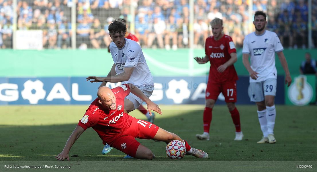 SPO, Voetbal, Turnier, Teamsport, Sport, Soccer, Würzburg, Saison 2024 2025, Profifußball, Pokalwettbewerb, Pokal, Männer, Mannschaftssport, Le Football, Herren, Germany, GER, Fußball, Futbol, Fussball, Fotball, Deutschland, Deutscher Fußball-Bund, DFB-Pokal, DFB, DEU, Calcio, Regionalliga Bayern gegen Bundesligist, AKON ARENA, 2024/25, 1. Runde, 1. Hauptrunde - Bild-ID: 1000940 SPO, Voetbal, Turnier, Teamsport, Sport, Soccer, Würzburg, Saison 2024 2025, Profifußball, Pokalwettbewerb, Pokal, Männer, Mannschaftssport, Le Football, Herren, Germany, GER, Fußball, Futbol, Fussball, Fotball, Deutschland, Deutscher Fußball-Bund, DFB-Pokal, DFB, DEU, Calcio, Regionalliga Bayern gegen Bundesligist, AKON ARENA, 2024/25, 1. Runde, 1. Hauptrunde - Bild-ID: 1000940