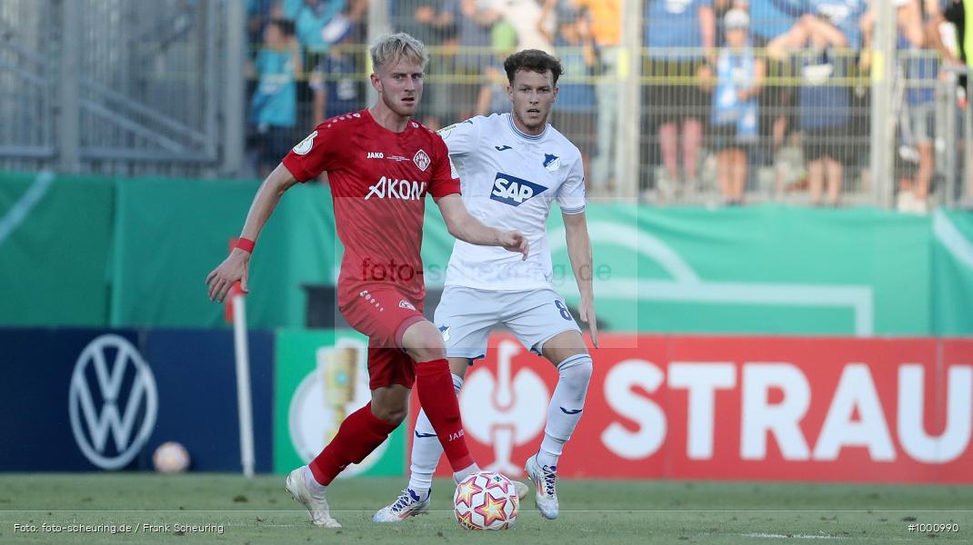 SPO, Voetbal, Turnier, Teamsport, Sport, Soccer, Würzburg, Saison 2024 2025, Profifußball, Pokalwettbewerb, Pokal, Männer, Mannschaftssport, Le Football, Herren, Germany, GER, Fußball, Futbol, Fussball, Fotball, Deutschland, Deutscher Fußball-Bund, DFB-Pokal, DFB, DEU, Calcio, Regionalliga Bayern gegen Bundesligist, AKON ARENA, 2024/25, 1. Runde, 1. Hauptrunde - Bild-ID: 1000990 SPO, Voetbal, Turnier, Teamsport, Sport, Soccer, Würzburg, Saison 2024 2025, Profifußball, Pokalwettbewerb, Pokal, Männer, Mannschaftssport, Le Football, Herren, Germany, GER, Fußball, Futbol, Fussball, Fotball, Deutschland, Deutscher Fußball-Bund, DFB-Pokal, DFB, DEU, Calcio, Regionalliga Bayern gegen Bundesligist, AKON ARENA, 2024/25, 1. Runde, 1. Hauptrunde - Bild-ID: 1000990