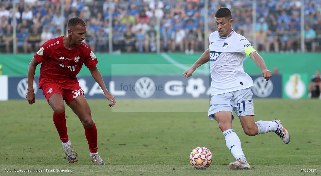 SPO, Voetbal, Turnier, Teamsport, Sport, Soccer, Würzburg, Saison 2024 2025, Profifußball, Pokalwettbewerb, Pokal, Männer, Mannschaftssport, Le Football, Herren, Germany, GER, Fußball, Futbol, Fussball, Fotball, Deutschland, Deutscher Fußball-Bund, DFB-Pokal, DFB, DEU, Calcio, Regionalliga Bayern gegen Bundesligist, AKON ARENA, 2024/25, 1. Runde, 1. Hauptrunde - Bild-ID: 1000991 SPO, Voetbal, Turnier, Teamsport, Sport, Soccer, Würzburg, Saison 2024 2025, Profifußball, Pokalwettbewerb, Pokal, Männer, Mannschaftssport, Le Football, Herren, Germany, GER, Fußball, Futbol, Fussball, Fotball, Deutschland, Deutscher Fußball-Bund, DFB-Pokal, DFB, DEU, Calcio, Regionalliga Bayern gegen Bundesligist, AKON ARENA, 2024/25, 1. Runde, 1. Hauptrunde - Bild-ID: 1000991