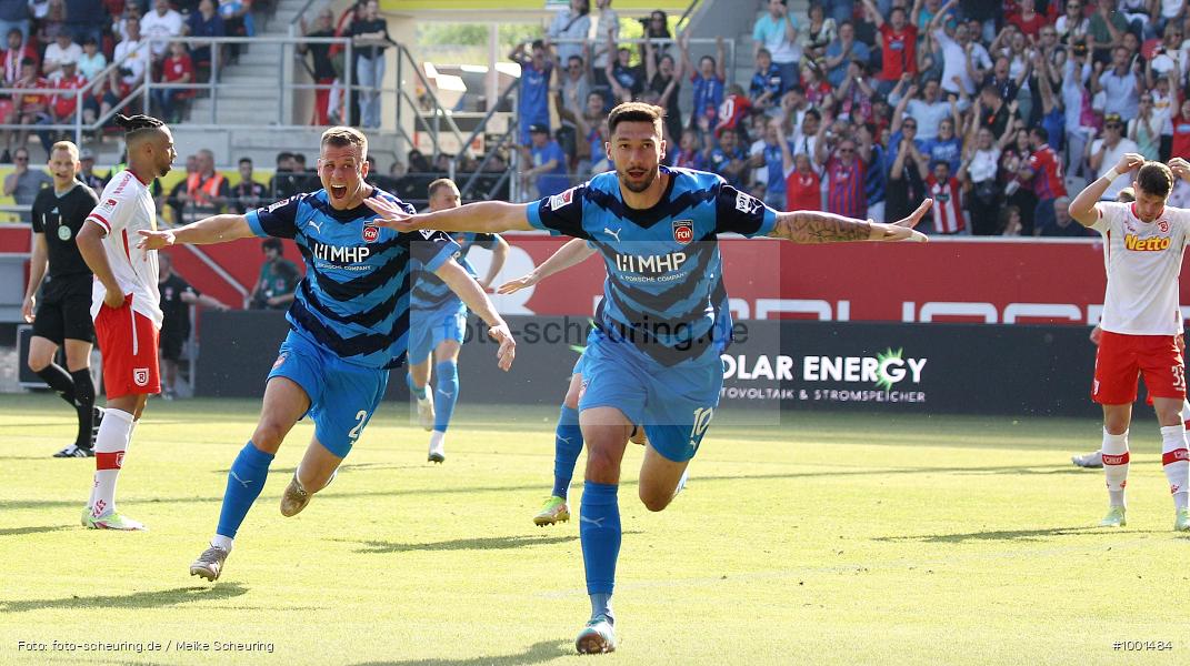 Zweite Liga, Zweite Bundesliga, Voetbal, Teamsport, Sport, Soccer, Regensburg, Saison 2022 2023, Profifußball, Männer, Mannschaftssport, Le Football, Herren, Germany, GER, Fußball, Futbol, Fussball, Fotball, Deutschland, DFL, DEU, Calcio, Jahnstadion, 2022/23, 2. Liga, 2. Fußball-Bundesliga, 2. FBL, 2. Bundesliga, 34. Spieltag, 1.FC, 1 FC Heidenheim 1846, SSV Jahn Regensburg - Bild-ID: 1001484 Zweite Liga, Zweite Bundesliga, Voetbal, Teamsport, Sport, Soccer, Regensburg, Saison 2022 2023, Profifußball, Männer, Mannschaftssport, Le Football, Herren, Germany, GER, Fußball, Futbol, Fussball, Fotball, Deutschland, DFL, DEU, Calcio, Jahnstadion, 2022/23, 2. Liga, 2. Fußball-Bundesliga, 2. FBL, 2. Bundesliga, 34. Spieltag, 1.FC, 1 FC Heidenheim 1846, SSV Jahn Regensburg - Bild-ID: 1001484