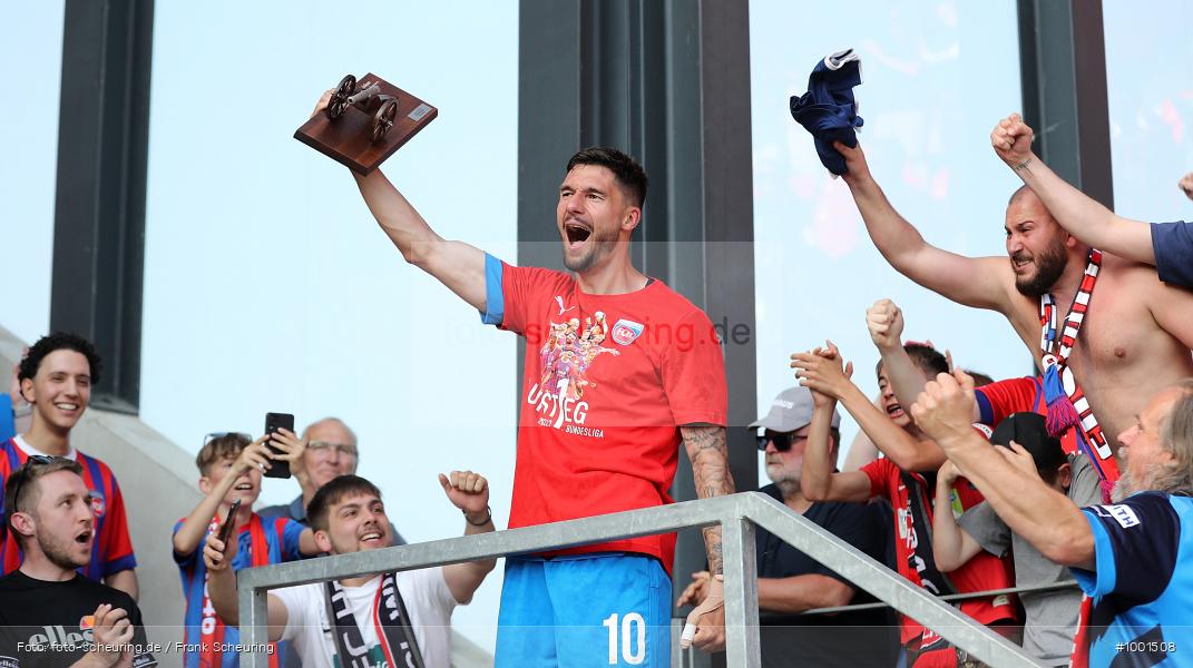 Zweite Liga, Zweite Bundesliga, Voetbal, Teamsport, Sport, Soccer, Regensburg, Saison 2022 2023, Profifußball, Männer, Mannschaftssport, Le Football, Herren, Germany, GER, Fußball, Futbol, Fussball, Fotball, Deutschland, DFL, DEU, Calcio, Jahnstadion, 2022/23, 2. Liga, 2. Fußball-Bundesliga, 2. FBL, 2. Bundesliga, 34. Spieltag, 1.FC, 1 FC Heidenheim 1846, SSV Jahn Regensburg - Bild-ID: 1001508 Zweite Liga, Zweite Bundesliga, Voetbal, Teamsport, Sport, Soccer, Regensburg, Saison 2022 2023, Profifußball, Männer, Mannschaftssport, Le Football, Herren, Germany, GER, Fußball, Futbol, Fussball, Fotball, Deutschland, DFL, DEU, Calcio, Jahnstadion, 2022/23, 2. Liga, 2. Fußball-Bundesliga, 2. FBL, 2. Bundesliga, 34. Spieltag, 1.FC, 1 FC Heidenheim 1846, SSV Jahn Regensburg - Bild-ID: 1001508