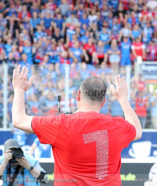 Zweite Liga, Zweite Bundesliga, Voetbal, Teamsport, Sport, Soccer, Regensburg, Saison 2022 2023, Profifußball, Männer, Mannschaftssport, Le Football, Herren, Germany, GER, Fußball, Futbol, Fussball, Fotball, Deutschland, DFL, DEU, Calcio, Jahnstadion, 2022/23, 2. Liga, 2. Fußball-Bundesliga, 2. FBL, 2. Bundesliga, 34. Spieltag, 1.FC, 1 FC Heidenheim 1846, SSV Jahn Regensburg - Bild-ID: 1001558
