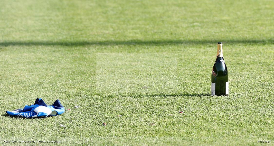 Zweite Liga, Zweite Bundesliga, Voetbal, Teamsport, Sport, Soccer, Regensburg, Saison 2022 2023, Profifußball, Männer, Mannschaftssport, Le Football, Herren, Germany, GER, Fußball, Futbol, Fussball, Fotball, Deutschland, DFL, DEU, Calcio, Jahnstadion, 2022/23, 2. Liga, 2. Fußball-Bundesliga, 2. FBL, 2. Bundesliga, 34. Spieltag, 1.FC, 1 FC Heidenheim 1846, SSV Jahn Regensburg - Bild-ID: 1001581 Zweite Liga, Zweite Bundesliga, Voetbal, Teamsport, Sport, Soccer, Regensburg, Saison 2022 2023, Profifußball, Männer, Mannschaftssport, Le Football, Herren, Germany, GER, Fußball, Futbol, Fussball, Fotball, Deutschland, DFL, DEU, Calcio, Jahnstadion, 2022/23, 2. Liga, 2. Fußball-Bundesliga, 2. FBL, 2. Bundesliga, 34. Spieltag, 1.FC, 1 FC Heidenheim 1846, SSV Jahn Regensburg - Bild-ID: 1001581