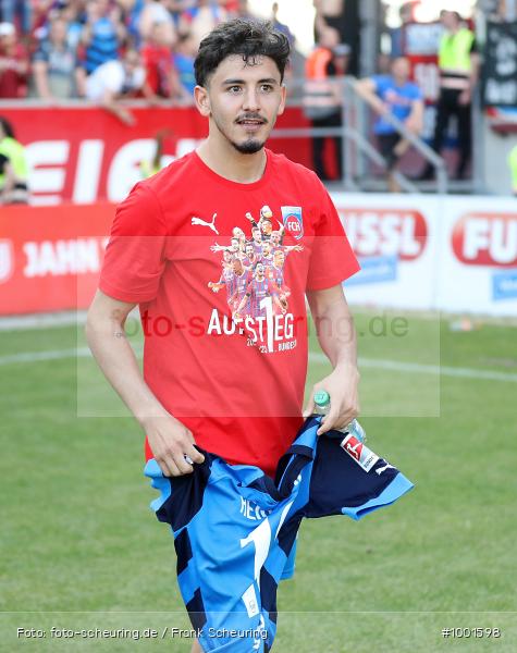 Zweite Liga, Zweite Bundesliga, Voetbal, Teamsport, Sport, Soccer, Regensburg, Saison 2022 2023, Profifußball, Männer, Mannschaftssport, Le Football, Herren, Germany, GER, Fußball, Futbol, Fussball, Fotball, Deutschland, DFL, DEU, Calcio, Jahnstadion, 2022/23, 2. Liga, 2. Fußball-Bundesliga, 2. FBL, 2. Bundesliga, 34. Spieltag, 1.FC, 1 FC Heidenheim 1846, SSV Jahn Regensburg - Bild-ID: 1001598