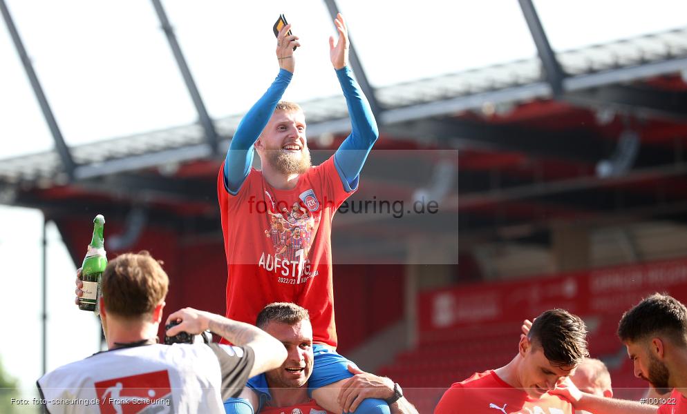 Zweite Liga, Zweite Bundesliga, Voetbal, Teamsport, Sport, Soccer, Regensburg, Saison 2022 2023, Profifußball, Männer, Mannschaftssport, Le Football, Herren, Germany, GER, Fußball, Futbol, Fussball, Fotball, Deutschland, DFL, DEU, Calcio, Jahnstadion, 2022/23, 2. Liga, 2. Fußball-Bundesliga, 2. FBL, 2. Bundesliga, 34. Spieltag, 1.FC, 1 FC Heidenheim 1846, SSV Jahn Regensburg - Bild-ID: 1001622 Zweite Liga, Zweite Bundesliga, Voetbal, Teamsport, Sport, Soccer, Regensburg, Saison 2022 2023, Profifußball, Männer, Mannschaftssport, Le Football, Herren, Germany, GER, Fußball, Futbol, Fussball, Fotball, Deutschland, DFL, DEU, Calcio, Jahnstadion, 2022/23, 2. Liga, 2. Fußball-Bundesliga, 2. FBL, 2. Bundesliga, 34. Spieltag, 1.FC, 1 FC Heidenheim 1846, SSV Jahn Regensburg - Bild-ID: 1001622