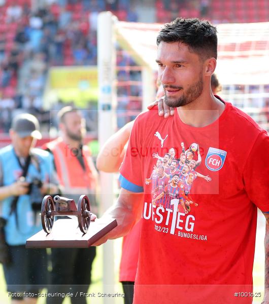Zweite Liga, Zweite Bundesliga, Voetbal, Teamsport, Sport, Soccer, Regensburg, Saison 2022 2023, Profifußball, Männer, Mannschaftssport, Le Football, Herren, Germany, GER, Fußball, Futbol, Fussball, Fotball, Deutschland, DFL, DEU, Calcio, Jahnstadion, 2022/23, 2. Liga, 2. Fußball-Bundesliga, 2. FBL, 2. Bundesliga, 34. Spieltag, 1.FC, 1 FC Heidenheim 1846, SSV Jahn Regensburg - Bild-ID: 1001625 Zweite Liga, Zweite Bundesliga, Voetbal, Teamsport, Sport, Soccer, Regensburg, Saison 2022 2023, Profifußball, Männer, Mannschaftssport, Le Football, Herren, Germany, GER, Fußball, Futbol, Fussball, Fotball, Deutschland, DFL, DEU, Calcio, Jahnstadion, 2022/23, 2. Liga, 2. Fußball-Bundesliga, 2. FBL, 2. Bundesliga, 34. Spieltag, 1.FC, 1 FC Heidenheim 1846, SSV Jahn Regensburg - Bild-ID: 1001625