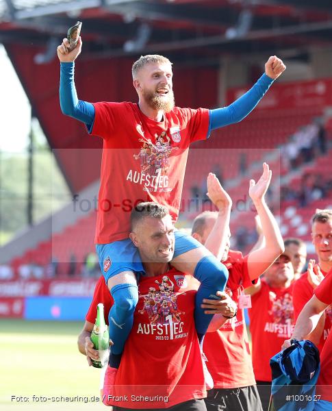 Zweite Liga, Zweite Bundesliga, Voetbal, Teamsport, Sport, Soccer, Regensburg, Saison 2022 2023, Profifußball, Männer, Mannschaftssport, Le Football, Herren, Germany, GER, Fußball, Futbol, Fussball, Fotball, Deutschland, DFL, DEU, Calcio, Jahnstadion, 2022/23, 2. Liga, 2. Fußball-Bundesliga, 2. FBL, 2. Bundesliga, 34. Spieltag, 1.FC, 1 FC Heidenheim 1846, SSV Jahn Regensburg - Bild-ID: 1001627 Zweite Liga, Zweite Bundesliga, Voetbal, Teamsport, Sport, Soccer, Regensburg, Saison 2022 2023, Profifußball, Männer, Mannschaftssport, Le Football, Herren, Germany, GER, Fußball, Futbol, Fussball, Fotball, Deutschland, DFL, DEU, Calcio, Jahnstadion, 2022/23, 2. Liga, 2. Fußball-Bundesliga, 2. FBL, 2. Bundesliga, 34. Spieltag, 1.FC, 1 FC Heidenheim 1846, SSV Jahn Regensburg - Bild-ID: 1001627