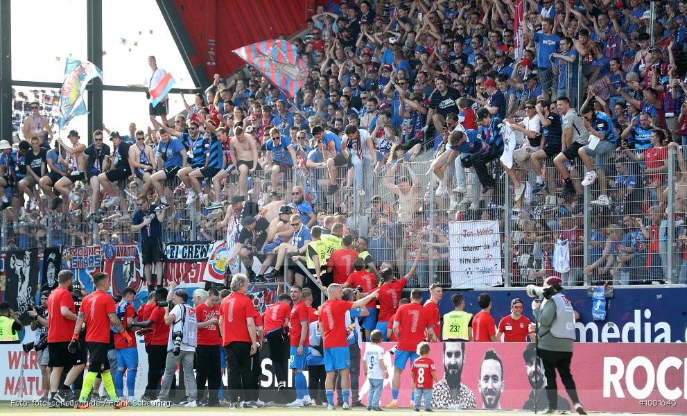 Zweite Liga, Zweite Bundesliga, Voetbal, Teamsport, Sport, Soccer, Regensburg, Saison 2022 2023, Profifußball, Männer, Mannschaftssport, Le Football, Herren, Germany, GER, Fußball, Futbol, Fussball, Fotball, Deutschland, DFL, DEU, Calcio, Jahnstadion, 2022/23, 2. Liga, 2. Fußball-Bundesliga, 2. FBL, 2. Bundesliga, 34. Spieltag, 1.FC, 1 FC Heidenheim 1846, SSV Jahn Regensburg - Bild-ID: 1001640 Zweite Liga, Zweite Bundesliga, Voetbal, Teamsport, Sport, Soccer, Regensburg, Saison 2022 2023, Profifußball, Männer, Mannschaftssport, Le Football, Herren, Germany, GER, Fußball, Futbol, Fussball, Fotball, Deutschland, DFL, DEU, Calcio, Jahnstadion, 2022/23, 2. Liga, 2. Fußball-Bundesliga, 2. FBL, 2. Bundesliga, 34. Spieltag, 1.FC, 1 FC Heidenheim 1846, SSV Jahn Regensburg - Bild-ID: 1001640