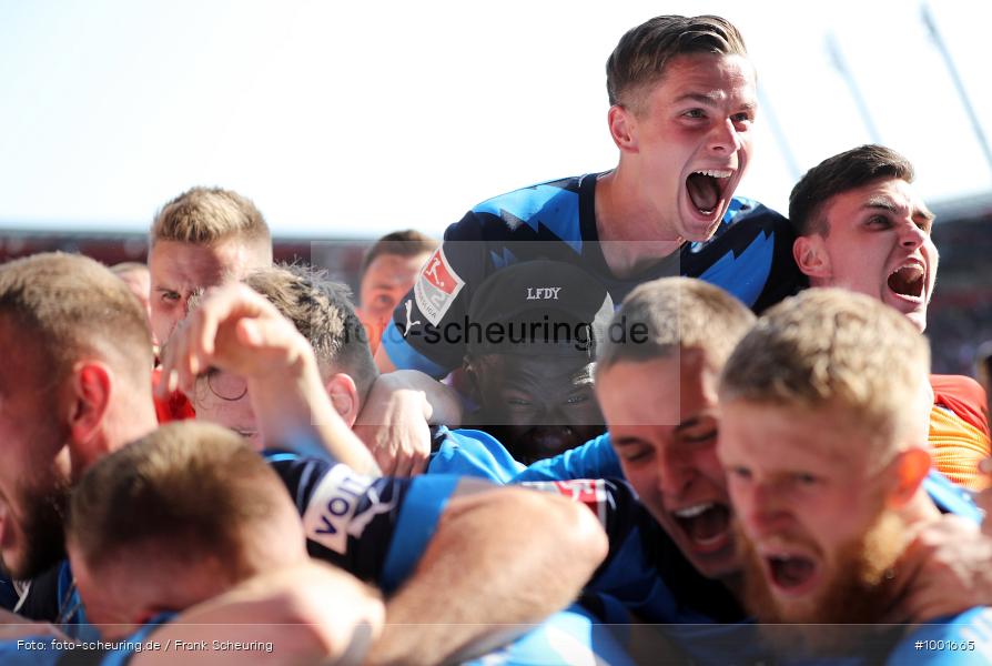 Zweite Liga, Zweite Bundesliga, Voetbal, Teamsport, Sport, Soccer, Regensburg, Saison 2022 2023, Profifußball, Männer, Mannschaftssport, Le Football, Herren, Germany, GER, Fußball, Futbol, Fussball, Fotball, Deutschland, DFL, DEU, Calcio, Jahnstadion, 2022/23, 2. Liga, 2. Fußball-Bundesliga, 2. FBL, 2. Bundesliga, 34. Spieltag, 1.FC, 1 FC Heidenheim 1846, SSV Jahn Regensburg - Bild-ID: 1001665 Zweite Liga, Zweite Bundesliga, Voetbal, Teamsport, Sport, Soccer, Regensburg, Saison 2022 2023, Profifußball, Männer, Mannschaftssport, Le Football, Herren, Germany, GER, Fußball, Futbol, Fussball, Fotball, Deutschland, DFL, DEU, Calcio, Jahnstadion, 2022/23, 2. Liga, 2. Fußball-Bundesliga, 2. FBL, 2. Bundesliga, 34. Spieltag, 1.FC, 1 FC Heidenheim 1846, SSV Jahn Regensburg - Bild-ID: 1001665