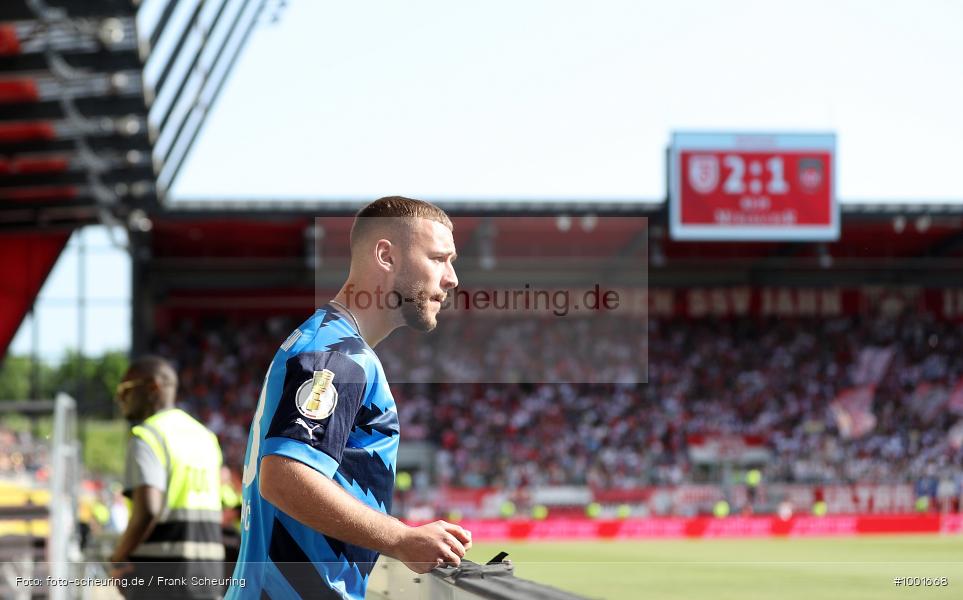 Zweite Liga, Zweite Bundesliga, Voetbal, Teamsport, Sport, Soccer, Regensburg, Saison 2022 2023, Profifußball, Männer, Mannschaftssport, Le Football, Herren, Germany, GER, Fußball, Futbol, Fussball, Fotball, Deutschland, DFL, DEU, Calcio, Jahnstadion, 2022/23, 2. Liga, 2. Fußball-Bundesliga, 2. FBL, 2. Bundesliga, 34. Spieltag, 1.FC, 1 FC Heidenheim 1846, SSV Jahn Regensburg - Bild-ID: 1001668