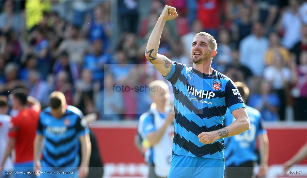 Zweite Liga, Zweite Bundesliga, Voetbal, Teamsport, Sport, Soccer, Regensburg, Saison 2022 2023, Profifußball, Männer, Mannschaftssport, Le Football, Herren, Germany, GER, Fußball, Futbol, Fussball, Fotball, Deutschland, DFL, DEU, Calcio, Jahnstadion, 2022/23, 2. Liga, 2. Fußball-Bundesliga, 2. FBL, 2. Bundesliga, 34. Spieltag, 1.FC, 1 FC Heidenheim 1846, SSV Jahn Regensburg - Bild-ID: 1001676 Zweite Liga, Zweite Bundesliga, Voetbal, Teamsport, Sport, Soccer, Regensburg, Saison 2022 2023, Profifußball, Männer, Mannschaftssport, Le Football, Herren, Germany, GER, Fußball, Futbol, Fussball, Fotball, Deutschland, DFL, DEU, Calcio, Jahnstadion, 2022/23, 2. Liga, 2. Fußball-Bundesliga, 2. FBL, 2. Bundesliga, 34. Spieltag, 1.FC, 1 FC Heidenheim 1846, SSV Jahn Regensburg - Bild-ID: 1001676
