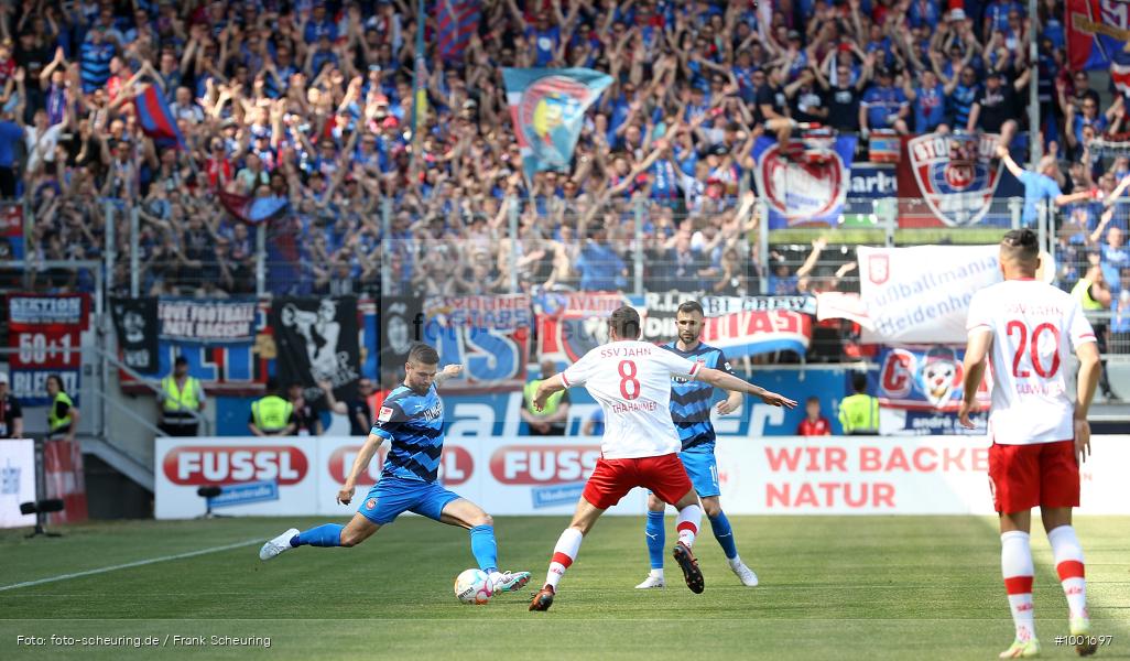 Zweite Liga, Zweite Bundesliga, Voetbal, Teamsport, Sport, Soccer, Regensburg, Saison 2022 2023, Profifußball, Männer, Mannschaftssport, Le Football, Herren, Germany, GER, Fußball, Futbol, Fussball, Fotball, Deutschland, DFL, DEU, Calcio, Jahnstadion, 2022/23, 2. Liga, 2. Fußball-Bundesliga, 2. FBL, 2. Bundesliga, 34. Spieltag, 1.FC, 1 FC Heidenheim 1846, SSV Jahn Regensburg - Bild-ID: 1001697 Zweite Liga, Zweite Bundesliga, Voetbal, Teamsport, Sport, Soccer, Regensburg, Saison 2022 2023, Profifußball, Männer, Mannschaftssport, Le Football, Herren, Germany, GER, Fußball, Futbol, Fussball, Fotball, Deutschland, DFL, DEU, Calcio, Jahnstadion, 2022/23, 2. Liga, 2. Fußball-Bundesliga, 2. FBL, 2. Bundesliga, 34. Spieltag, 1.FC, 1 FC Heidenheim 1846, SSV Jahn Regensburg - Bild-ID: 1001697
