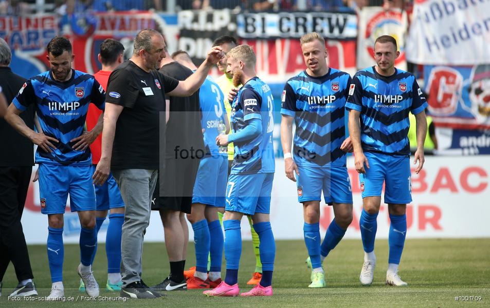 Zweite Liga, Zweite Bundesliga, Voetbal, Teamsport, Sport, Soccer, Regensburg, Saison 2022 2023, Profifußball, Männer, Mannschaftssport, Le Football, Herren, Germany, GER, Fußball, Futbol, Fussball, Fotball, Deutschland, DFL, DEU, Calcio, Jahnstadion, 2022/23, 2. Liga, 2. Fußball-Bundesliga, 2. FBL, 2. Bundesliga, 34. Spieltag, 1.FC, 1 FC Heidenheim 1846, SSV Jahn Regensburg - Bild-ID: 1001709 Zweite Liga, Zweite Bundesliga, Voetbal, Teamsport, Sport, Soccer, Regensburg, Saison 2022 2023, Profifußball, Männer, Mannschaftssport, Le Football, Herren, Germany, GER, Fußball, Futbol, Fussball, Fotball, Deutschland, DFL, DEU, Calcio, Jahnstadion, 2022/23, 2. Liga, 2. Fußball-Bundesliga, 2. FBL, 2. Bundesliga, 34. Spieltag, 1.FC, 1 FC Heidenheim 1846, SSV Jahn Regensburg - Bild-ID: 1001709