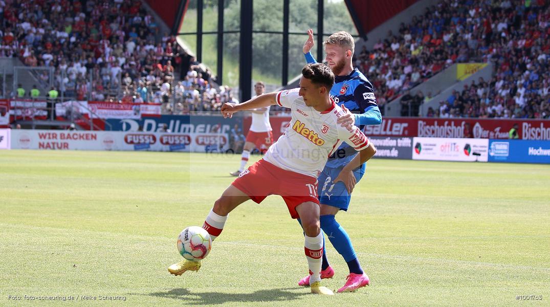 Zweite Liga, Zweite Bundesliga, Voetbal, Teamsport, Sport, Soccer, Regensburg, Saison 2022 2023, Profifußball, Männer, Mannschaftssport, Le Football, Herren, Germany, GER, Fußball, Futbol, Fussball, Fotball, Deutschland, DFL, DEU, Calcio, Jahnstadion, 2022/23, 2. Liga, 2. Fußball-Bundesliga, 2. FBL, 2. Bundesliga, 34. Spieltag, 1.FC, 1 FC Heidenheim 1846, SSV Jahn Regensburg - Bild-ID: 1001763 Zweite Liga, Zweite Bundesliga, Voetbal, Teamsport, Sport, Soccer, Regensburg, Saison 2022 2023, Profifußball, Männer, Mannschaftssport, Le Football, Herren, Germany, GER, Fußball, Futbol, Fussball, Fotball, Deutschland, DFL, DEU, Calcio, Jahnstadion, 2022/23, 2. Liga, 2. Fußball-Bundesliga, 2. FBL, 2. Bundesliga, 34. Spieltag, 1.FC, 1 FC Heidenheim 1846, SSV Jahn Regensburg - Bild-ID: 1001763