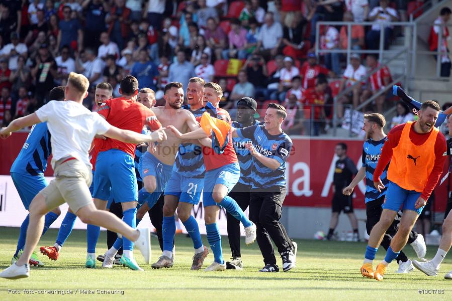Zweite Liga, Zweite Bundesliga, Voetbal, Teamsport, Sport, Soccer, Regensburg, Saison 2022 2023, Profifußball, Männer, Mannschaftssport, Le Football, Herren, Germany, GER, Fußball, Futbol, Fussball, Fotball, Deutschland, DFL, DEU, Calcio, Jahnstadion, 2022/23, 2. Liga, 2. Fußball-Bundesliga, 2. FBL, 2. Bundesliga, 34. Spieltag, 1.FC, 1 FC Heidenheim 1846, SSV Jahn Regensburg - Bild-ID: 1001785 Zweite Liga, Zweite Bundesliga, Voetbal, Teamsport, Sport, Soccer, Regensburg, Saison 2022 2023, Profifußball, Männer, Mannschaftssport, Le Football, Herren, Germany, GER, Fußball, Futbol, Fussball, Fotball, Deutschland, DFL, DEU, Calcio, Jahnstadion, 2022/23, 2. Liga, 2. Fußball-Bundesliga, 2. FBL, 2. Bundesliga, 34. Spieltag, 1.FC, 1 FC Heidenheim 1846, SSV Jahn Regensburg - Bild-ID: 1001785