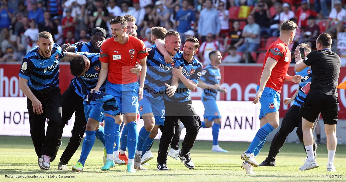 Zweite Liga, Zweite Bundesliga, Voetbal, Teamsport, Sport, Soccer, Regensburg, Saison 2022 2023, Profifußball, Männer, Mannschaftssport, Le Football, Herren, Germany, GER, Fußball, Futbol, Fussball, Fotball, Deutschland, DFL, DEU, Calcio, Jahnstadion, 2022/23, 2. Liga, 2. Fußball-Bundesliga, 2. FBL, 2. Bundesliga, 34. Spieltag, 1.FC, 1 FC Heidenheim 1846, SSV Jahn Regensburg - Bild-ID: 1001786 Zweite Liga, Zweite Bundesliga, Voetbal, Teamsport, Sport, Soccer, Regensburg, Saison 2022 2023, Profifußball, Männer, Mannschaftssport, Le Football, Herren, Germany, GER, Fußball, Futbol, Fussball, Fotball, Deutschland, DFL, DEU, Calcio, Jahnstadion, 2022/23, 2. Liga, 2. Fußball-Bundesliga, 2. FBL, 2. Bundesliga, 34. Spieltag, 1.FC, 1 FC Heidenheim 1846, SSV Jahn Regensburg - Bild-ID: 1001786