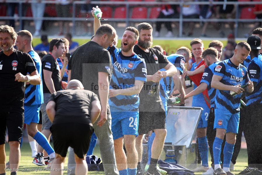 Zweite Liga, Zweite Bundesliga, Voetbal, Teamsport, Sport, Soccer, Regensburg, Saison 2022 2023, Profifußball, Männer, Mannschaftssport, Le Football, Herren, Germany, GER, Fußball, Futbol, Fussball, Fotball, Deutschland, DFL, DEU, Calcio, Jahnstadion, 2022/23, 2. Liga, 2. Fußball-Bundesliga, 2. FBL, 2. Bundesliga, 34. Spieltag, 1.FC, 1 FC Heidenheim 1846, SSV Jahn Regensburg - Bild-ID: 1001791 Zweite Liga, Zweite Bundesliga, Voetbal, Teamsport, Sport, Soccer, Regensburg, Saison 2022 2023, Profifußball, Männer, Mannschaftssport, Le Football, Herren, Germany, GER, Fußball, Futbol, Fussball, Fotball, Deutschland, DFL, DEU, Calcio, Jahnstadion, 2022/23, 2. Liga, 2. Fußball-Bundesliga, 2. FBL, 2. Bundesliga, 34. Spieltag, 1.FC, 1 FC Heidenheim 1846, SSV Jahn Regensburg - Bild-ID: 1001791