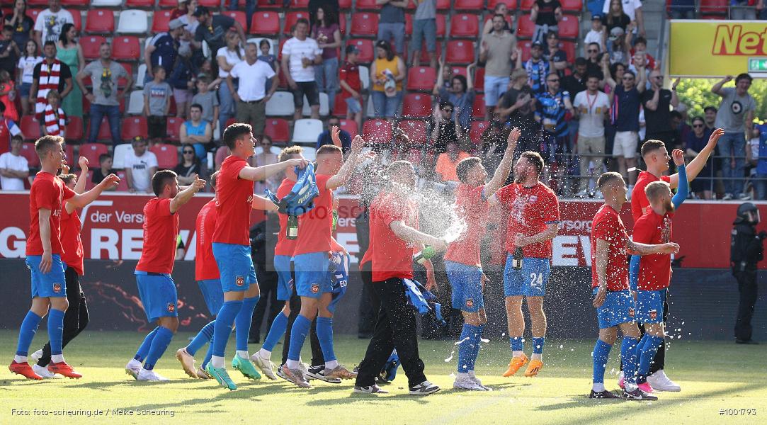 Zweite Liga, Zweite Bundesliga, Voetbal, Teamsport, Sport, Soccer, Regensburg, Saison 2022 2023, Profifußball, Männer, Mannschaftssport, Le Football, Herren, Germany, GER, Fußball, Futbol, Fussball, Fotball, Deutschland, DFL, DEU, Calcio, Jahnstadion, 2022/23, 2. Liga, 2. Fußball-Bundesliga, 2. FBL, 2. Bundesliga, 34. Spieltag, 1.FC, 1 FC Heidenheim 1846, SSV Jahn Regensburg - Bild-ID: 1001793 Zweite Liga, Zweite Bundesliga, Voetbal, Teamsport, Sport, Soccer, Regensburg, Saison 2022 2023, Profifußball, Männer, Mannschaftssport, Le Football, Herren, Germany, GER, Fußball, Futbol, Fussball, Fotball, Deutschland, DFL, DEU, Calcio, Jahnstadion, 2022/23, 2. Liga, 2. Fußball-Bundesliga, 2. FBL, 2. Bundesliga, 34. Spieltag, 1.FC, 1 FC Heidenheim 1846, SSV Jahn Regensburg - Bild-ID: 1001793