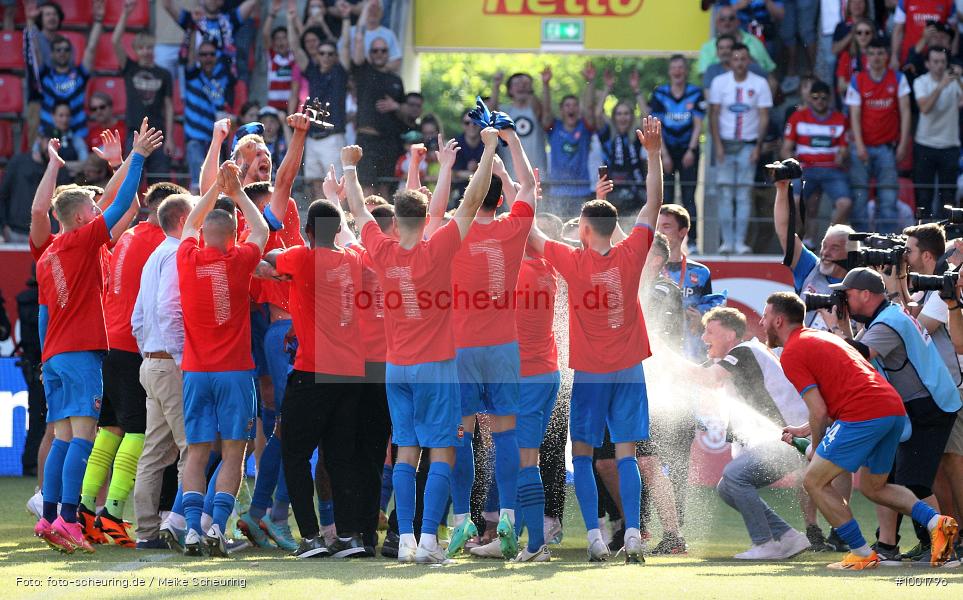 Zweite Liga, Zweite Bundesliga, Voetbal, Teamsport, Sport, Soccer, Regensburg, Saison 2022 2023, Profifußball, Männer, Mannschaftssport, Le Football, Herren, Germany, GER, Fußball, Futbol, Fussball, Fotball, Deutschland, DFL, DEU, Calcio, Jahnstadion, 2022/23, 2. Liga, 2. Fußball-Bundesliga, 2. FBL, 2. Bundesliga, 34. Spieltag, 1.FC, 1 FC Heidenheim 1846, SSV Jahn Regensburg - Bild-ID: 1001796 Zweite Liga, Zweite Bundesliga, Voetbal, Teamsport, Sport, Soccer, Regensburg, Saison 2022 2023, Profifußball, Männer, Mannschaftssport, Le Football, Herren, Germany, GER, Fußball, Futbol, Fussball, Fotball, Deutschland, DFL, DEU, Calcio, Jahnstadion, 2022/23, 2. Liga, 2. Fußball-Bundesliga, 2. FBL, 2. Bundesliga, 34. Spieltag, 1.FC, 1 FC Heidenheim 1846, SSV Jahn Regensburg - Bild-ID: 1001796
