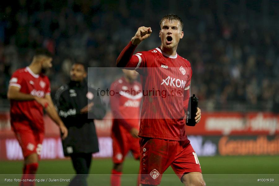 SPO, viertklassig, vierthoechste Spielklasse, Voetbal, Teamsport, Sport, Soccer, Saison 2024 2025, Profifussball, Maenner, Mannschaftssport, Wuerzburg, Le Football, Herren, Germany, GER, Fussball, Futbol, Fussball, Fotball, Viertklassigkeit, Vierte Liga, Deutschland, DFB, DEU, AKON ARENA, Calcio, Regionalliga, Regionalliga Bayern, 2024/25, 15. Spieltag - Bild-ID: 1001939 SPO, viertklassig, vierthoechste Spielklasse, Voetbal, Teamsport, Sport, Soccer, Saison 2024 2025, Profifussball, Maenner, Mannschaftssport, Wuerzburg, Le Football, Herren, Germany, GER, Fussball, Futbol, Fussball, Fotball, Viertklassigkeit, Vierte Liga, Deutschland, DFB, DEU, AKON ARENA, Calcio, Regionalliga, Regionalliga Bayern, 2024/25, 15. Spieltag - Bild-ID: 1001939