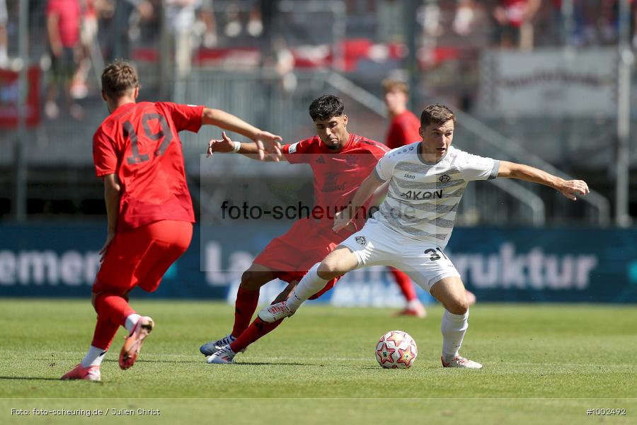 SPO, viertklassig, vierthoechste Spielklasse, Voetbal, Teamsport, Sport, Soccer, Saison 2024 2025, Profifussball, Maenner, Mannschaftssport, Wuerzburg, Le Football, Herren, Germany, GER, Fussball, Futbol, Fussball, Fotball, Viertklassigkeit, Vierte Liga, Deutschland, DFB, DEU, AKON ARENA, Calcio, Regionalliga, Regionalliga Bayern, 2024/25, 6. Spieltag - Bild-ID: 1002492 SPO, viertklassig, vierthoechste Spielklasse, Voetbal, Teamsport, Sport, Soccer, Saison 2024 2025, Profifussball, Maenner, Mannschaftssport, Wuerzburg, Le Football, Herren, Germany, GER, Fussball, Futbol, Fussball, Fotball, Viertklassigkeit, Vierte Liga, Deutschland, DFB, DEU, AKON ARENA, Calcio, Regionalliga, Regionalliga Bayern, 2024/25, 6. Spieltag - Bild-ID: 1002492