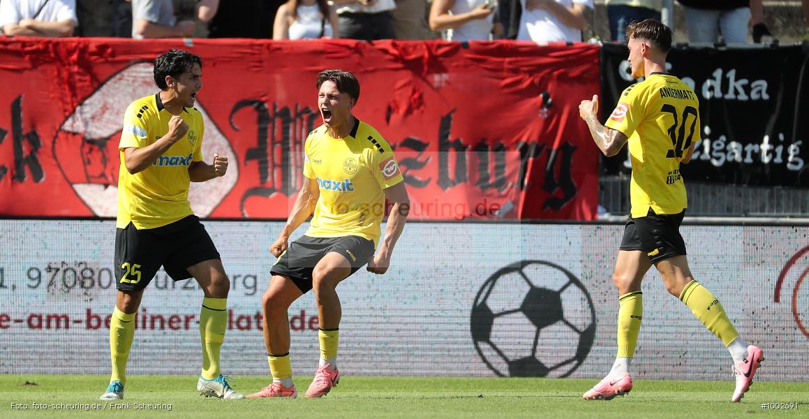 SPO, viertklassig, vierthöchste Spielklasse, Voetbal, Teamsport, Sport, Soccer, Saison 2024 2025, Profifußball, Männer, Mannschaftssport, Würzburg, Le Football, Herren, Germany, GER, Fußball, Futbol, Fussball, Fotball, Viertklassigkeit, Vierte Liga, Deutschland, DFB, DEU, AKON ARENA, Calcio, Regionalliga, Regionalliga Bayern, 2024/25, 8. Spieltag - Bild-ID: 1002691 SPO, viertklassig, vierthöchste Spielklasse, Voetbal, Teamsport, Sport, Soccer, Saison 2024 2025, Profifußball, Männer, Mannschaftssport, Würzburg, Le Football, Herren, Germany, GER, Fußball, Futbol, Fussball, Fotball, Viertklassigkeit, Vierte Liga, Deutschland, DFB, DEU, AKON ARENA, Calcio, Regionalliga, Regionalliga Bayern, 2024/25, 8. Spieltag - Bild-ID: 1002691