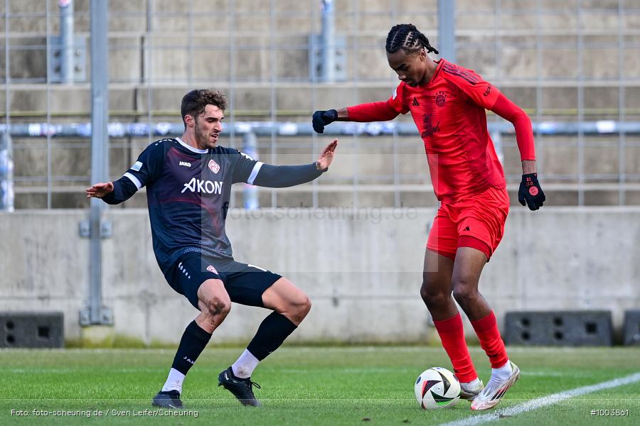 viertklassig, vierthöchste Spielklasse, Voetbal, Teamsport, Sport, Soccer, Saison 2024 2025, Profifußball, Männer, Mannschaftssport, München, Le Football, Herren, Germany, GER, Fußball, Futbol, Fussball, Fotball, Viertklassigkeit, Vierte Liga, Deutschland, DFB, DEU, Stadion an der Grünwalder Straße, Calcio, Regionalliga, Regionalliga Bayern, 2024/25, 01.03.2025, 23. Spieltag - Bild-ID: 1003861 viertklassig, vierthöchste Spielklasse, Voetbal, Teamsport, Sport, Soccer, Saison 2024 2025, Profifußball, Männer, Mannschaftssport, München, Le Football, Herren, Germany, GER, Fußball, Futbol, Fussball, Fotball, Viertklassigkeit, Vierte Liga, Deutschland, DFB, DEU, Stadion an der Grünwalder Straße, Calcio, Regionalliga, Regionalliga Bayern, 2024/25, 01.03.2025, 23. Spieltag - Bild-ID: 1003861
