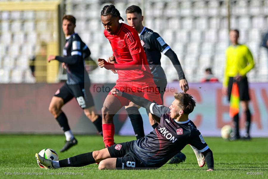 viertklassig, vierthöchste Spielklasse, Voetbal, Teamsport, Sport, Soccer, Saison 2024 2025, Profifußball, Männer, Mannschaftssport, München, Le Football, Herren, Germany, GER, Fußball, Futbol, Fussball, Fotball, Viertklassigkeit, Vierte Liga, Deutschland, DFB, DEU, Stadion an der Grünwalder Straße, Calcio, Regionalliga, Regionalliga Bayern, 2024/25, 01.03.2025, 23. Spieltag - Bild-ID: 1003862 viertklassig, vierthöchste Spielklasse, Voetbal, Teamsport, Sport, Soccer, Saison 2024 2025, Profifußball, Männer, Mannschaftssport, München, Le Football, Herren, Germany, GER, Fußball, Futbol, Fussball, Fotball, Viertklassigkeit, Vierte Liga, Deutschland, DFB, DEU, Stadion an der Grünwalder Straße, Calcio, Regionalliga, Regionalliga Bayern, 2024/25, 01.03.2025, 23. Spieltag - Bild-ID: 1003862