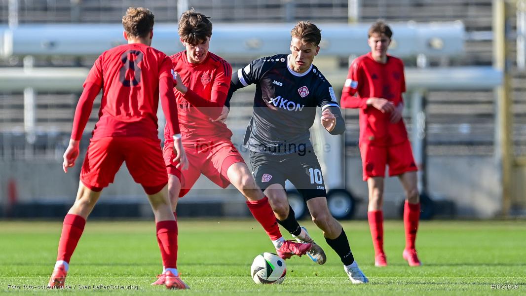 viertklassig, vierthöchste Spielklasse, Voetbal, Teamsport, Sport, Soccer, Saison 2024 2025, Profifußball, Männer, Mannschaftssport, München, Le Football, Herren, Germany, GER, Fußball, Futbol, Fussball, Fotball, Viertklassigkeit, Vierte Liga, Deutschland, DFB, DEU, Stadion an der Grünwalder Straße, Calcio, Regionalliga, Regionalliga Bayern, 2024/25, 01.03.2025, 23. Spieltag - Bild-ID: 1003868 viertklassig, vierthöchste Spielklasse, Voetbal, Teamsport, Sport, Soccer, Saison 2024 2025, Profifußball, Männer, Mannschaftssport, München, Le Football, Herren, Germany, GER, Fußball, Futbol, Fussball, Fotball, Viertklassigkeit, Vierte Liga, Deutschland, DFB, DEU, Stadion an der Grünwalder Straße, Calcio, Regionalliga, Regionalliga Bayern, 2024/25, 01.03.2025, 23. Spieltag - Bild-ID: 1003868