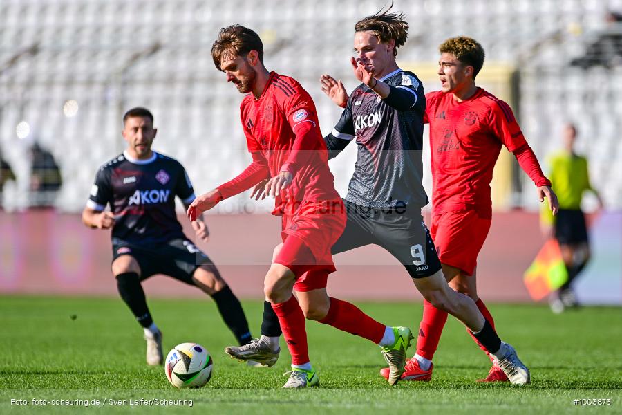 viertklassig, vierthöchste Spielklasse, Voetbal, Teamsport, Sport, Soccer, Saison 2024 2025, Profifußball, Männer, Mannschaftssport, München, Le Football, Herren, Germany, GER, Fußball, Futbol, Fussball, Fotball, Viertklassigkeit, Vierte Liga, Deutschland, DFB, DEU, Stadion an der Grünwalder Straße, Calcio, Regionalliga, Regionalliga Bayern, 2024/25, 01.03.2025, 23. Spieltag - Bild-ID: 1003873