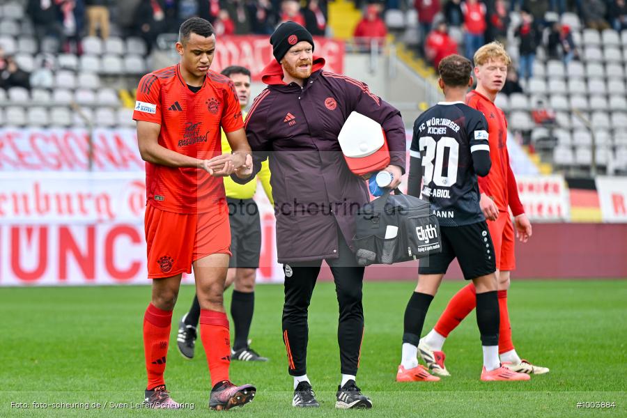 viertklassig, vierthöchste Spielklasse, Voetbal, Teamsport, Sport, Soccer, Saison 2024 2025, Profifußball, Männer, Mannschaftssport, München, Le Football, Herren, Germany, GER, Fußball, Futbol, Fussball, Fotball, Viertklassigkeit, Vierte Liga, Deutschland, DFB, DEU, Stadion an der Grünwalder Straße, Calcio, Regionalliga, Regionalliga Bayern, 2024/25, 01.03.2025, 23. Spieltag - Bild-ID: 1003884 viertklassig, vierthöchste Spielklasse, Voetbal, Teamsport, Sport, Soccer, Saison 2024 2025, Profifußball, Männer, Mannschaftssport, München, Le Football, Herren, Germany, GER, Fußball, Futbol, Fussball, Fotball, Viertklassigkeit, Vierte Liga, Deutschland, DFB, DEU, Stadion an der Grünwalder Straße, Calcio, Regionalliga, Regionalliga Bayern, 2024/25, 01.03.2025, 23. Spieltag - Bild-ID: 1003884