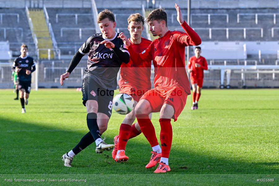 viertklassig, vierthöchste Spielklasse, Voetbal, Teamsport, Sport, Soccer, Saison 2024 2025, Profifußball, Männer, Mannschaftssport, München, Le Football, Herren, Germany, GER, Fußball, Futbol, Fussball, Fotball, Viertklassigkeit, Vierte Liga, Deutschland, DFB, DEU, Stadion an der Grünwalder Straße, Calcio, Regionalliga, Regionalliga Bayern, 2024/25, 01.03.2025, 23. Spieltag - Bild-ID: 1003889 viertklassig, vierthöchste Spielklasse, Voetbal, Teamsport, Sport, Soccer, Saison 2024 2025, Profifußball, Männer, Mannschaftssport, München, Le Football, Herren, Germany, GER, Fußball, Futbol, Fussball, Fotball, Viertklassigkeit, Vierte Liga, Deutschland, DFB, DEU, Stadion an der Grünwalder Straße, Calcio, Regionalliga, Regionalliga Bayern, 2024/25, 01.03.2025, 23. Spieltag - Bild-ID: 1003889