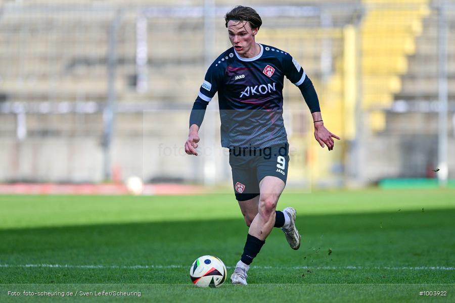 viertklassig, vierthöchste Spielklasse, Voetbal, Teamsport, Sport, Soccer, Saison 2024 2025, Profifußball, Männer, Mannschaftssport, München, Le Football, Herren, Germany, GER, Fußball, Futbol, Fussball, Fotball, Viertklassigkeit, Vierte Liga, Deutschland, DFB, DEU, Stadion an der Grünwalder Straße, Calcio, Regionalliga, Regionalliga Bayern, 2024/25, 01.03.2025, 23. Spieltag - Bild-ID: 1003922 viertklassig, vierthöchste Spielklasse, Voetbal, Teamsport, Sport, Soccer, Saison 2024 2025, Profifußball, Männer, Mannschaftssport, München, Le Football, Herren, Germany, GER, Fußball, Futbol, Fussball, Fotball, Viertklassigkeit, Vierte Liga, Deutschland, DFB, DEU, Stadion an der Grünwalder Straße, Calcio, Regionalliga, Regionalliga Bayern, 2024/25, 01.03.2025, 23. Spieltag - Bild-ID: 1003922