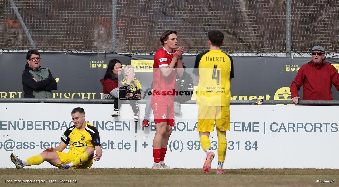 SPO, viertklassig, vierthöchste Spielklasse, Voetbal, Teamsport, Sport, Soccer, Saison 2024 2025, Männer, Mannschaftssport, Cham/Vilzing, Le Football, Herren, Germany, GER, Fußball, Futbol, Fussball, Fotball, Viertklassigkeit, Vierte Liga, Deutschland, DFB, DEU, Manfred-Zollner-Stadion, Calcio, Regionalliga, Regionalliga Bayern, 2024/25, 22.03.2025, 26. Spieltag - Bild-ID: 1004489 SPO, viertklassig, vierthöchste Spielklasse, Voetbal, Teamsport, Sport, Soccer, Saison 2024 2025, Männer, Mannschaftssport, Cham/Vilzing, Le Football, Herren, Germany, GER, Fußball, Futbol, Fussball, Fotball, Viertklassigkeit, Vierte Liga, Deutschland, DFB, DEU, Manfred-Zollner-Stadion, Calcio, Regionalliga, Regionalliga Bayern, 2024/25, 22.03.2025, 26. Spieltag - Bild-ID: 1004489