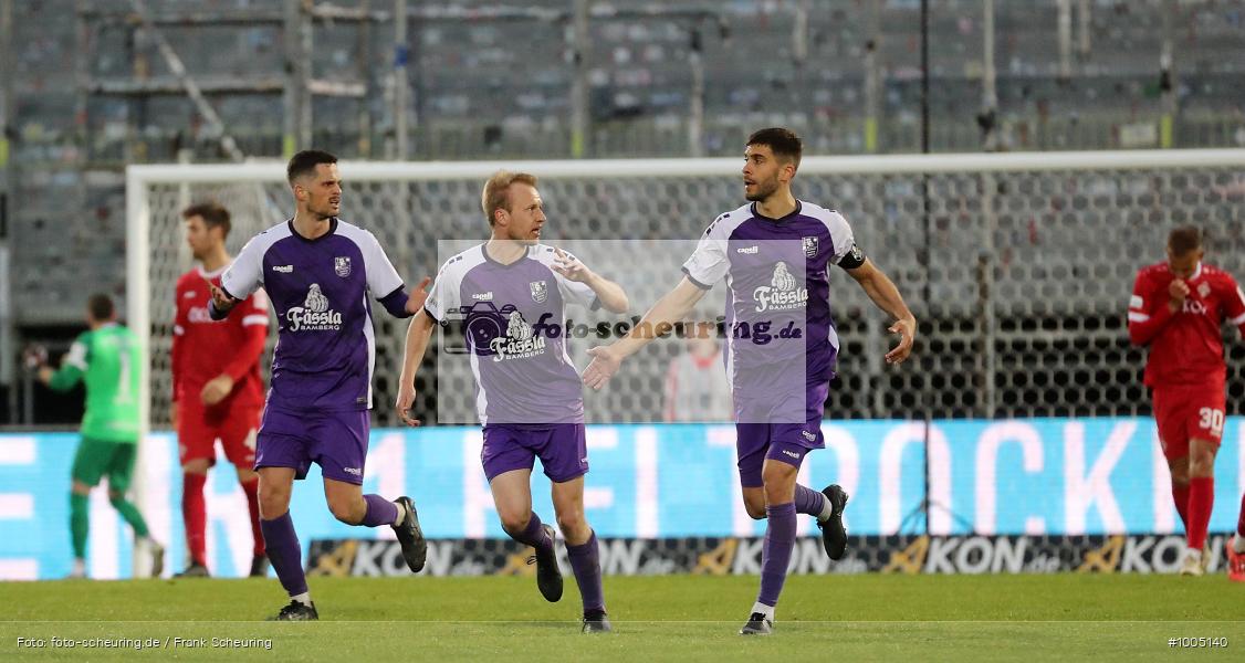 viertklassig, vierthöchste Spielklasse, Voetbal, Teamsport, Sport, Soccer, Saison 2024 2025, Profifußball, Männer, Mannschaftssport, Würzburg, Le Football, Herren, Germany, GER, Fußball, Futbol, Fussball, Fotball, Viertklassigkeit, Vierte Liga, Deutschland, DFB, DEU, AKON ARENA, Calcio, Regionalliga, Regionalliga Bayern, 2024/25, 25.04.2025, 31. Spieltag - Bild-ID: 1005140