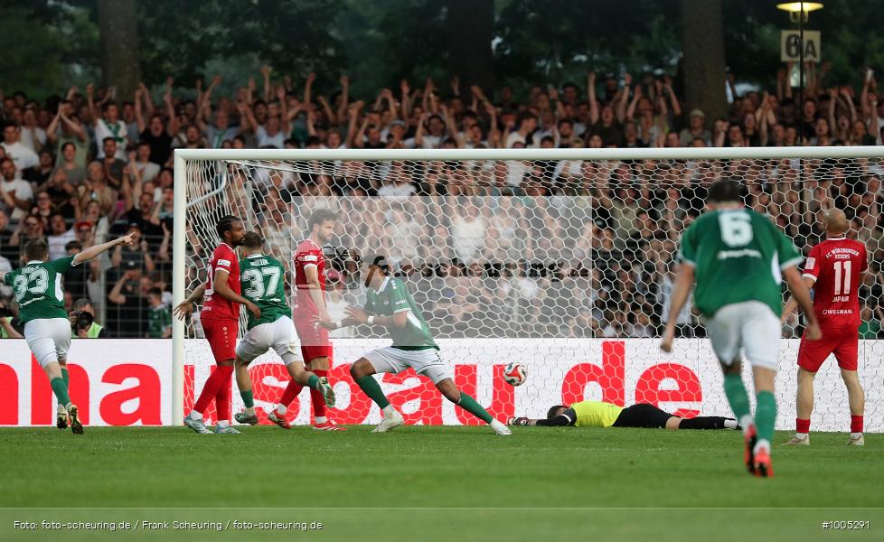 CT, viertklassig, vierthöchste Spielklasse, Voetbal, Teamsport, Sport, Soccer, Saison 2024 2025, Profifußball, Männer, Mannschaftssport, Schweinfurt, Le Football, Herren, Germany, GER, Fußball, Futbol, Fussball, Fotball, Viertklassigkeit, Vierte Liga, Deutschland, DFB, DEU, Sachs-Stadion, Calcio, Regionalliga, Regionalliga Bayern, 2024/25, 02.05.2025, 32. Spieltag - Bild-ID: 1005291 CT, viertklassig, vierthöchste Spielklasse, Voetbal, Teamsport, Sport, Soccer, Saison 2024 2025, Profifußball, Männer, Mannschaftssport, Schweinfurt, Le Football, Herren, Germany, GER, Fußball, Futbol, Fussball, Fotball, Viertklassigkeit, Vierte Liga, Deutschland, DFB, DEU, Sachs-Stadion, Calcio, Regionalliga, Regionalliga Bayern, 2024/25, 02.05.2025, 32. Spieltag - Bild-ID: 1005291