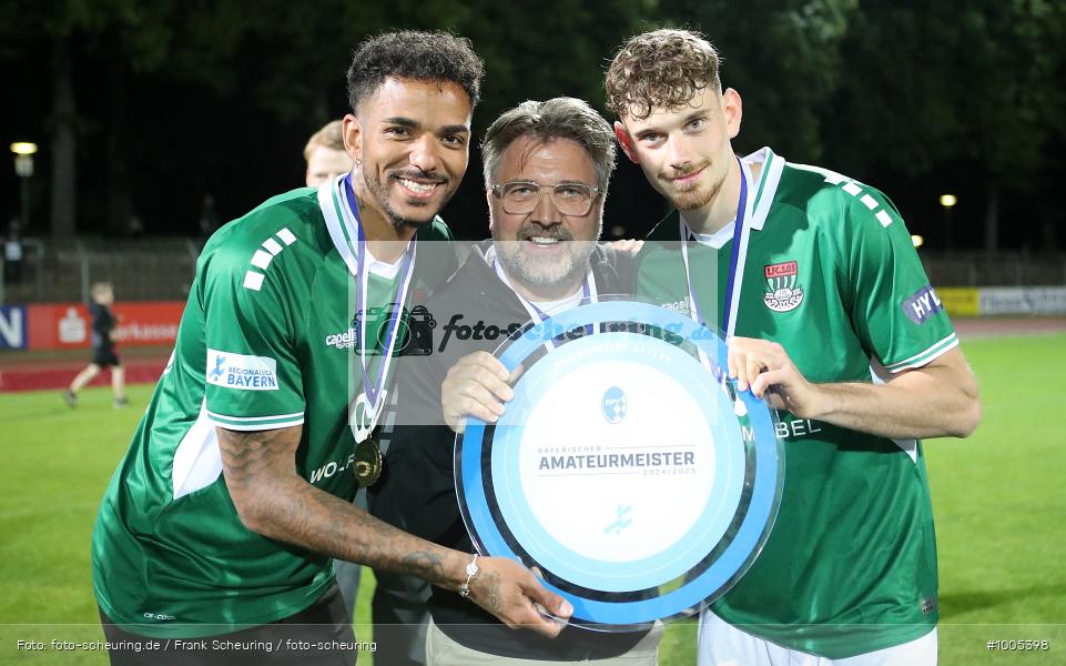 viertklassig, vierthöchste Spielklasse, Voetbal, Teamsport, Sport, Soccer, Saison 2024 2025, Profifußball, Männer, Mannschaftssport, Schweinfurt, Le Football, Herren, Germany, GER, Fußball, Futbol, Fussball, Fotball, Viertklassigkeit, Vierte Liga, Deutschland, DFB, DEU, Sachs-Stadion, Calcio, Regionalliga, Regionalliga Bayern, 2024/25, 16.05.2025, 34. Spieltag - Bild-ID: 1005398 viertklassig, vierthöchste Spielklasse, Voetbal, Teamsport, Sport, Soccer, Saison 2024 2025, Profifußball, Männer, Mannschaftssport, Schweinfurt, Le Football, Herren, Germany, GER, Fußball, Futbol, Fussball, Fotball, Viertklassigkeit, Vierte Liga, Deutschland, DFB, DEU, Sachs-Stadion, Calcio, Regionalliga, Regionalliga Bayern, 2024/25, 16.05.2025, 34. Spieltag - Bild-ID: 1005398