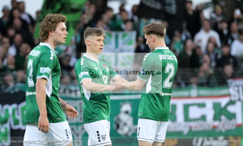 viertklassig, vierthöchste Spielklasse, Voetbal, Teamsport, Sport, Soccer, Saison 2024 2025, Profifußball, Männer, Mannschaftssport, Schweinfurt, Le Football, Herren, Germany, GER, Fußball, Futbol, Fussball, Fotball, Viertklassigkeit, Vierte Liga, Deutschland, DFB, DEU, Sachs-Stadion, Calcio, Regionalliga, Regionalliga Bayern, 2024/25, 16.05.2025, 34. Spieltag - Bild-ID: 1005429 viertklassig, vierthöchste Spielklasse, Voetbal, Teamsport, Sport, Soccer, Saison 2024 2025, Profifußball, Männer, Mannschaftssport, Schweinfurt, Le Football, Herren, Germany, GER, Fußball, Futbol, Fussball, Fotball, Viertklassigkeit, Vierte Liga, Deutschland, DFB, DEU, Sachs-Stadion, Calcio, Regionalliga, Regionalliga Bayern, 2024/25, 16.05.2025, 34. Spieltag - Bild-ID: 1005429
