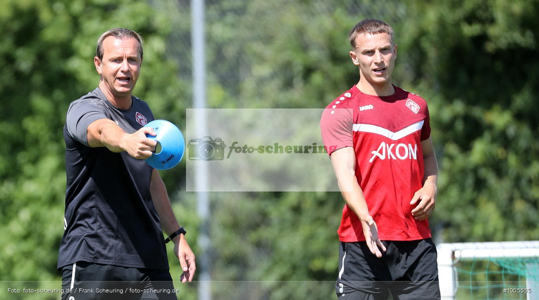 CT, viertklassig, vierthöchste Spielklasse, Voetbal, Teamsport, Sport, Soccer, Saison 2025 2026, Profifußball, Männer, Mannschaftssport, Würzburg, Le Football, Herren, Germany, GER, Fußball, Futbol, Fussball, Fotball, Viertklassigkeit, Vierte Liga, Deutschland, DFB, DEU, KRE Sportpark Sieboldshöhe, Calcio, Regionalliga, Regionalliga Bayern, 2025/26, 11.06.2025, Trainingsstart, Training, Auftakttraining - Bild-ID: 1005555 CT, viertklassig, vierthöchste Spielklasse, Voetbal, Teamsport, Sport, Soccer, Saison 2025 2026, Profifußball, Männer, Mannschaftssport, Würzburg, Le Football, Herren, Germany, GER, Fußball, Futbol, Fussball, Fotball, Viertklassigkeit, Vierte Liga, Deutschland, DFB, DEU, KRE Sportpark Sieboldshöhe, Calcio, Regionalliga, Regionalliga Bayern, 2025/26, 11.06.2025, Trainingsstart, Training, Auftakttraining - Bild-ID: 1005555