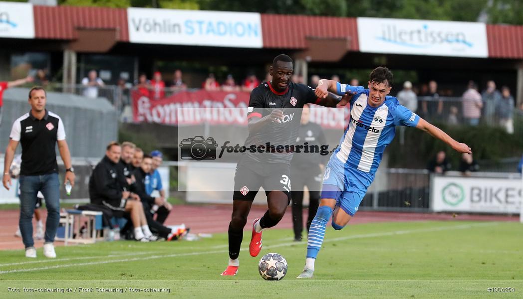 viertklassig, vierthöchste Spielklasse, Voetbal, Teamsport, Sport, Soccer, Saison 2025 2026, Profifußball, Männer, Mannschaftssport, Illertissen, Le Football, Herren, Germany, GER, Fußball, Futbol, Fussball, Fotball, Viertklassigkeit, Vierte Liga, Deutschland, DFB, DEU, Vöhlin-Stadion, Calcio, Regionalliga, Regionalliga Bayern, 2025/26, 25.07.2025, 1. Spieltag - Bild-ID: 1006254 viertklassig, vierthöchste Spielklasse, Voetbal, Teamsport, Sport, Soccer, Saison 2025 2026, Profifußball, Männer, Mannschaftssport, Illertissen, Le Football, Herren, Germany, GER, Fußball, Futbol, Fussball, Fotball, Viertklassigkeit, Vierte Liga, Deutschland, DFB, DEU, Vöhlin-Stadion, Calcio, Regionalliga, Regionalliga Bayern, 2025/26, 25.07.2025, 1. Spieltag - Bild-ID: 1006254