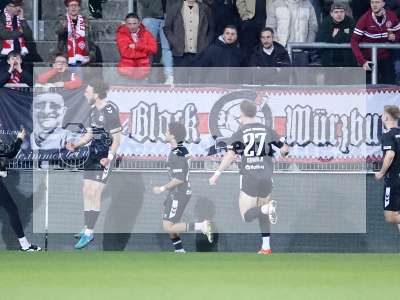 Fotos von FC Würzburger Kickers- SV Wacker Burghausen auf foto-scheuring.de