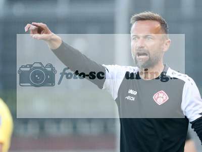 Fotos von FC Würzburger Kickers- SV Wacker Burghausen auf foto-scheuring.de