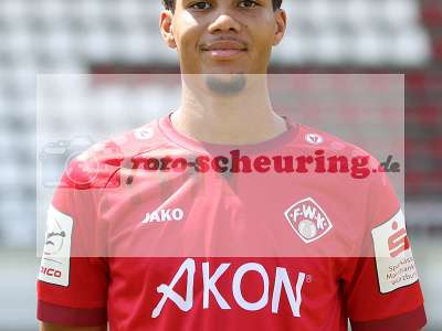 Fotos von FC Würzburger Kickers; 3.Liga, Porträttermin     2026/2027 auf foto-scheuring.de